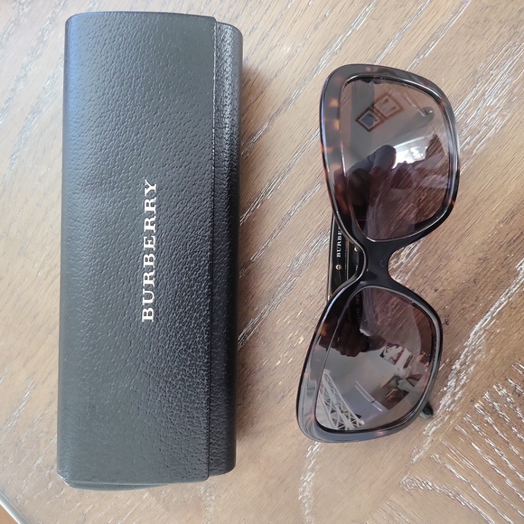 Burberry Sunglasses BE 3173 - Picture 10 of 12